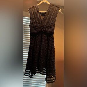 Max Edition Elegant Black Sleeveless Dress